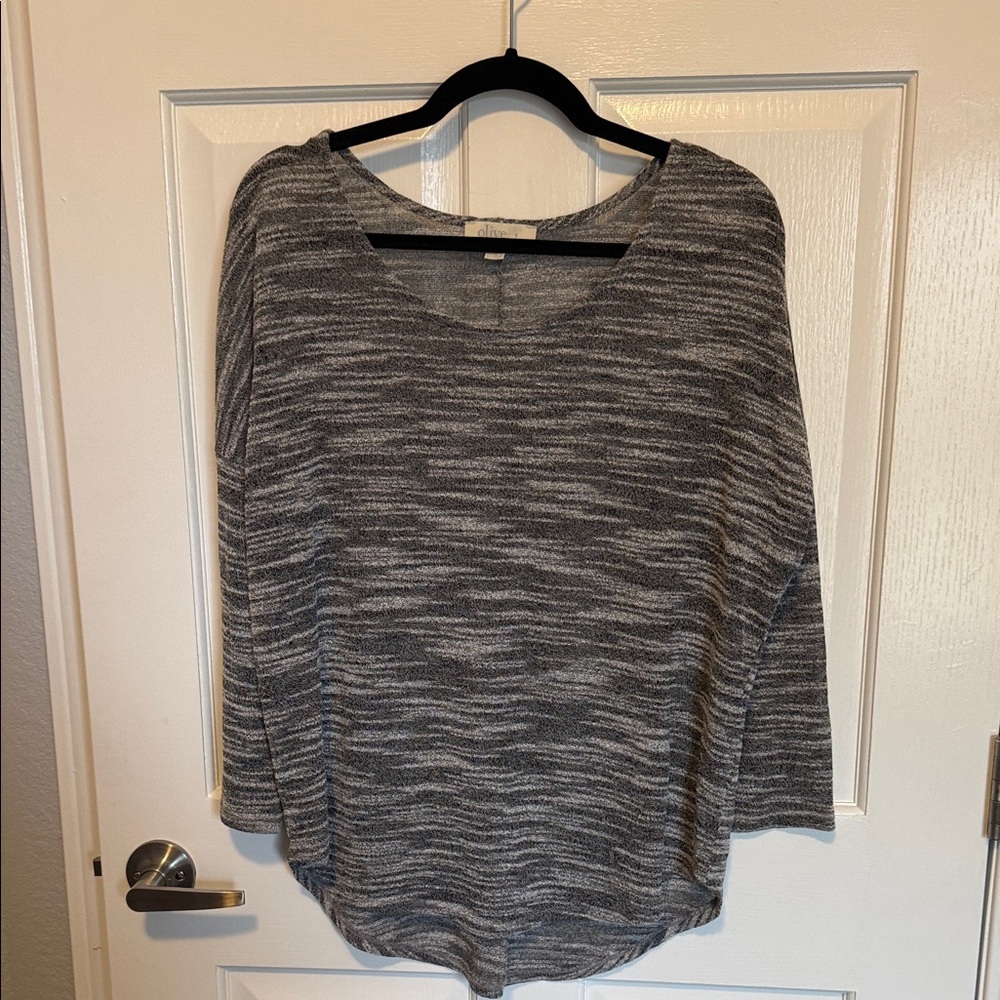 Olive & Oak Gray Crew Neck Sweater